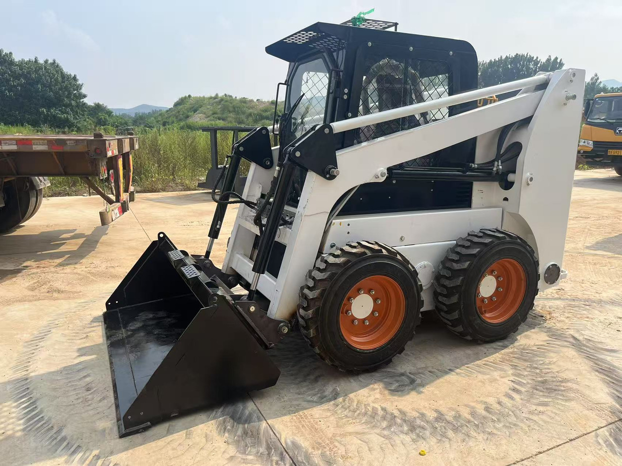 BOBCAT S450 S550 S18 BRAND NEW - Šmykom riadený nakladač: obrázok 1 BOBCAT S450 S550 S18 BRAND NEW - Šmykom riadený nakladač: obrázok 1