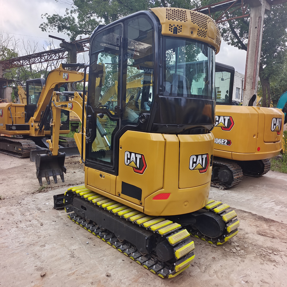 CATERPILLAR 302 CR - Mini rýpadlo: obrázok 1 CATERPILLAR 302 CR - Mini rýpadlo: obrázok 1