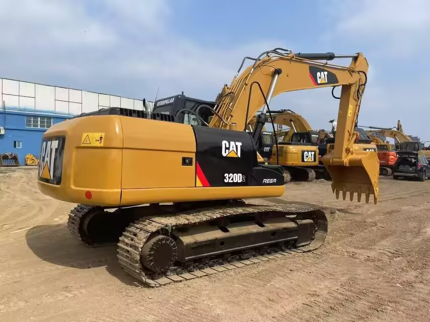 CATERPILLAR 320 D 2 L CAT 320D2 L - Pásové rýpadlo: obrázok 1 CATERPILLAR 320 D 2 L CAT 320D2 L - Pásové rýpadlo: obrázok 1