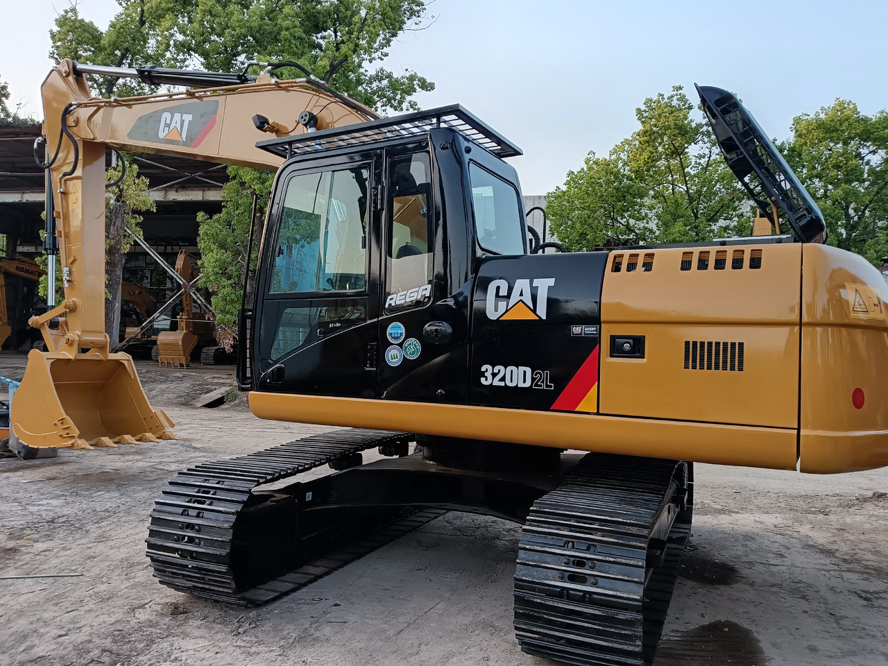 CATERPILLAR 320D2 L CAT 320D - Pásové rýpadlo: obrázok 3 CATERPILLAR 320D2 L CAT 320D - Pásové rýpadlo: obrázok 3