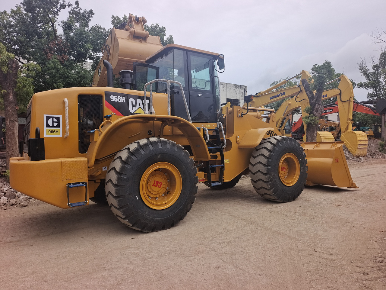 CATERPILLAR 966H CAT - Kolesový nakladač: obrázok 2 CATERPILLAR 966H CAT - Kolesový nakladač: obrázok 2