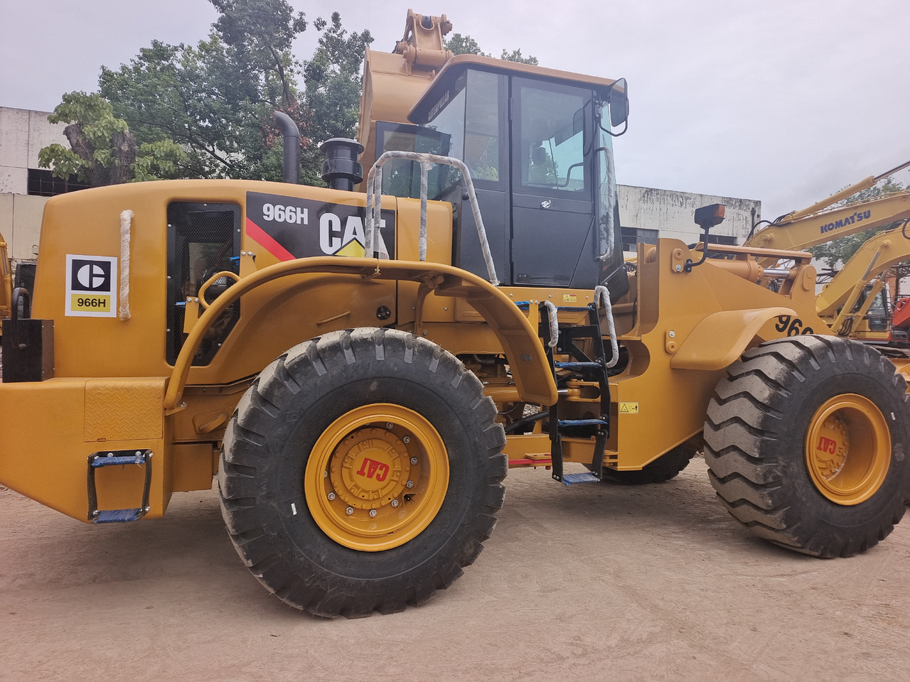 CATERPILLAR 966H CAT - Kolesový nakladač: obrázok 4 CATERPILLAR 966H CAT - Kolesový nakladač: obrázok 4