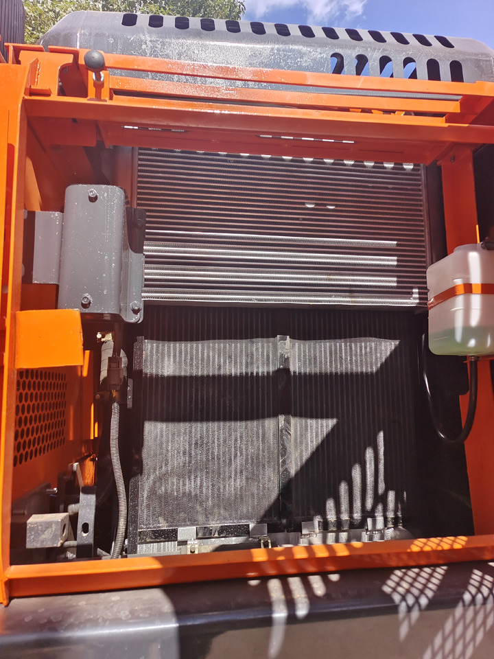 DOOSAN DX 225 LCA - Pásové rýpadlo: obrázok 3 DOOSAN DX 225 LCA - Pásové rýpadlo: obrázok 3