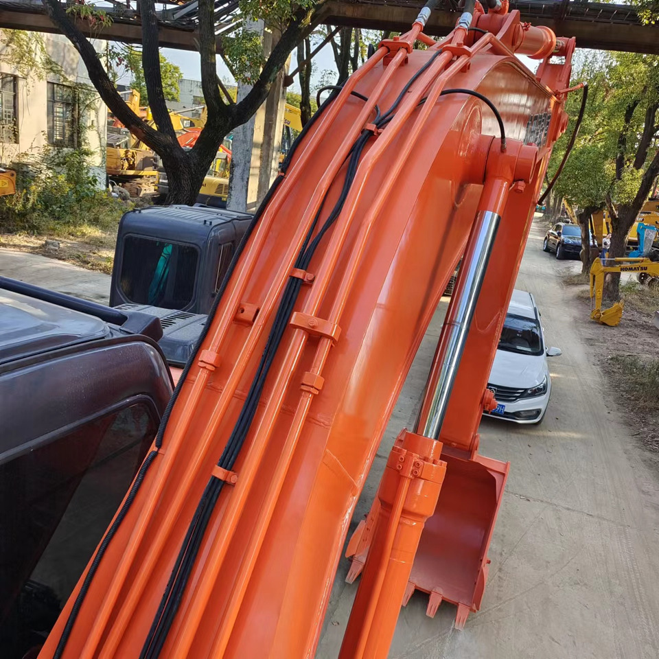 HITACHI ZX200-3 ZX 200 - 3 - Pásové rýpadlo: obrázok 2 HITACHI ZX200-3 ZX 200 - 3 - Pásové rýpadlo: obrázok 2