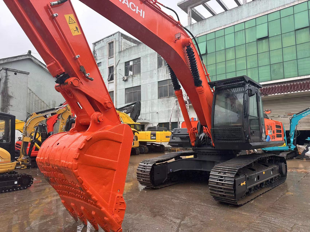HITACHI ZX350 ZAXIS 350 - Pásové rýpadlo: obrázok 5 HITACHI ZX350 ZAXIS 350 - Pásové rýpadlo: obrázok 5