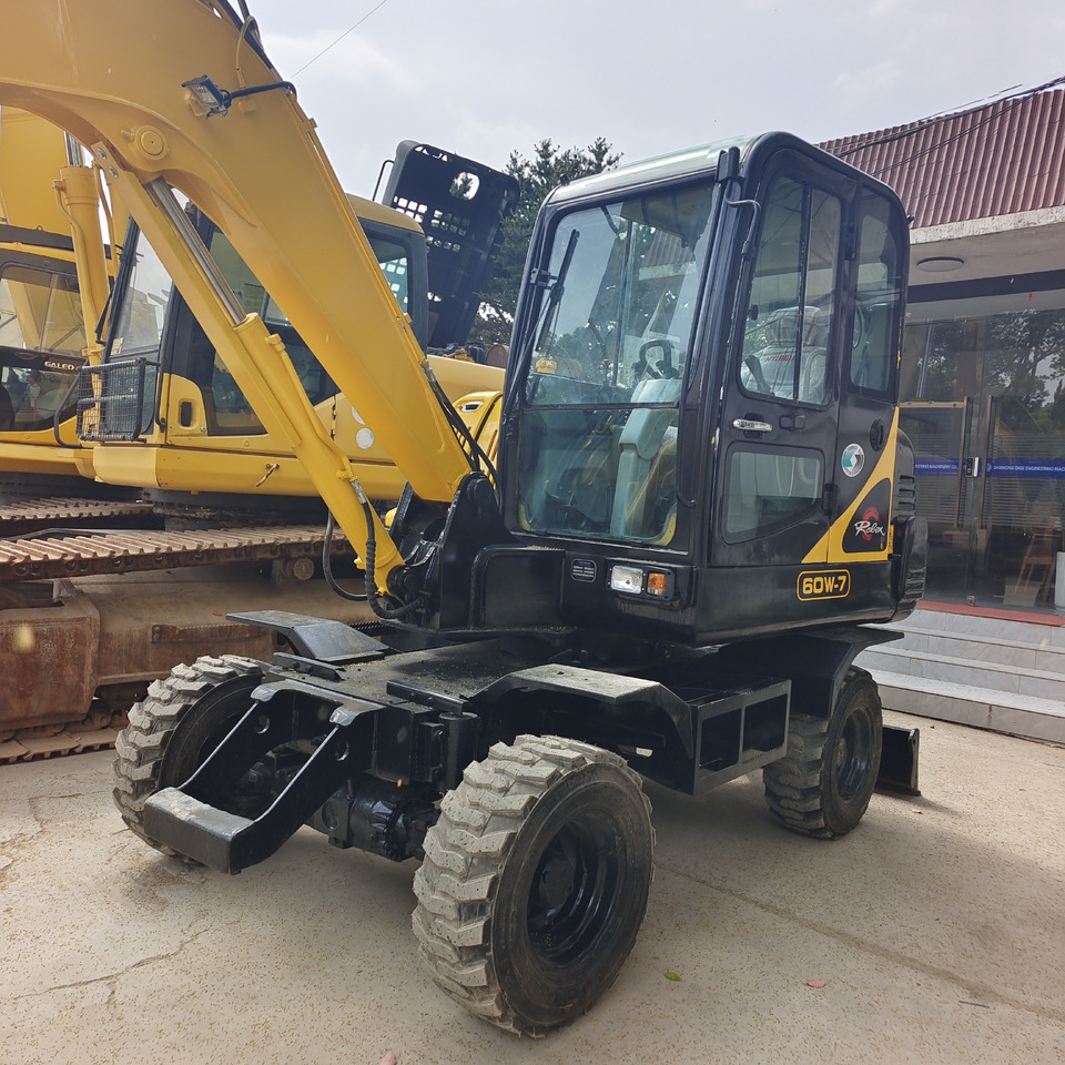 HYUNDAI R60W-7 - Kolesové rýpadlo: obrázok 1 HYUNDAI R60W-7 - Kolesové rýpadlo: obrázok 1