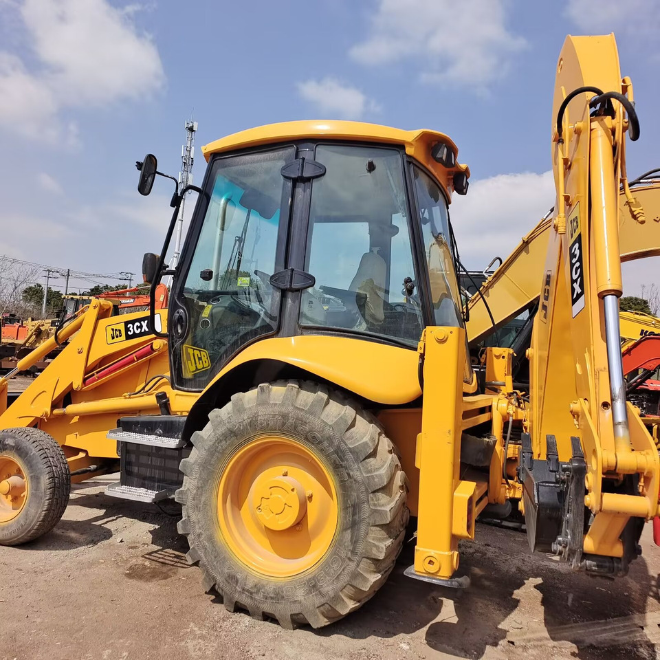 JCB 3CX 3 CX MADE IN UK - Rýpadlo-nakladač: obrázok 1 JCB 3CX 3 CX MADE IN UK - Rýpadlo-nakladač: obrázok 1