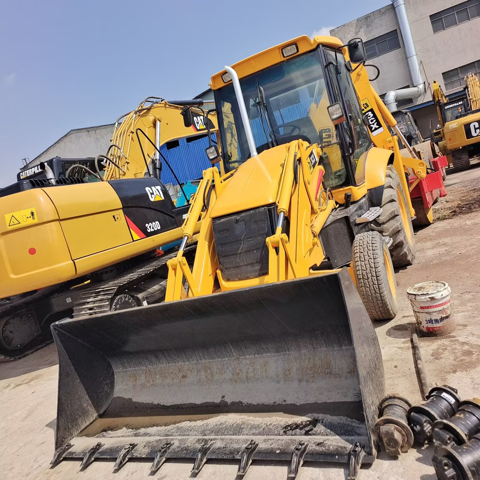 JCB 3CX - Rýpadlo-nakladač: obrázok 1 JCB 3CX - Rýpadlo-nakladač: obrázok 1