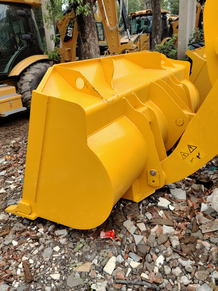 KOMATSU WA 320 - Kolesový nakladač: obrázok 4 KOMATSU WA 320 - Kolesový nakladač: obrázok 4