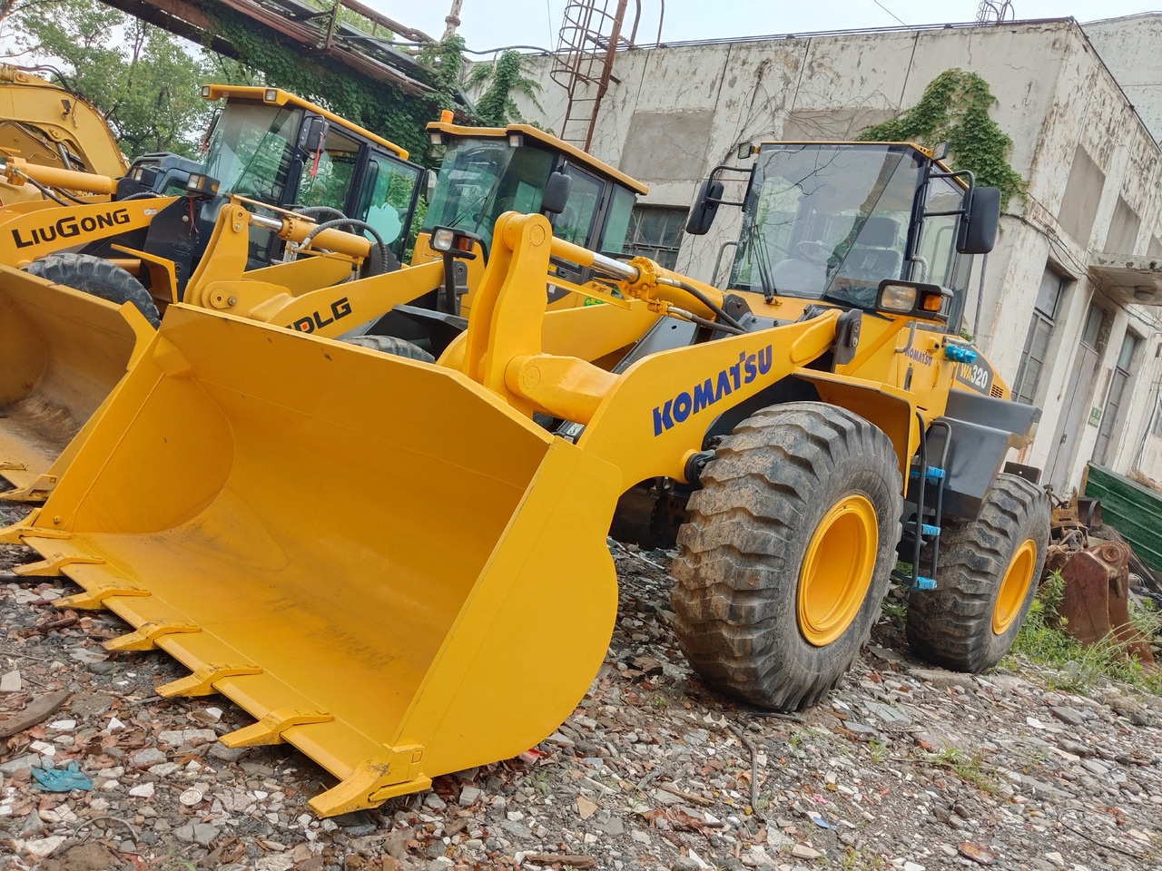 KOMATSU WA320-5 - Kolesový nakladač: obrázok 4 KOMATSU WA320-5 - Kolesový nakladač: obrázok 4