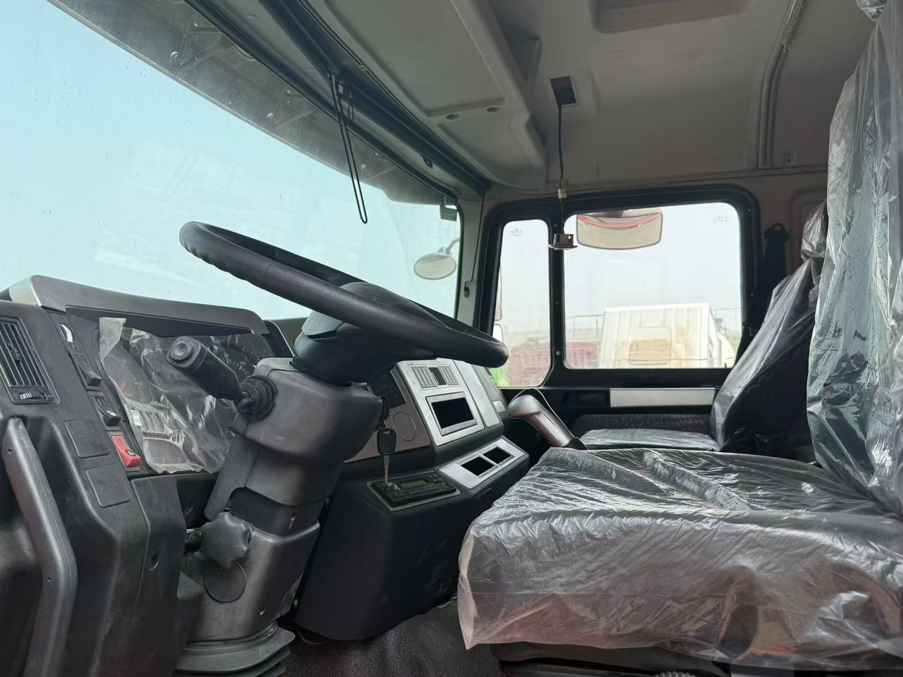 SHACMAN F3000 - Sklápač: obrázok 1 SHACMAN F3000 - Sklápač: obrázok 1