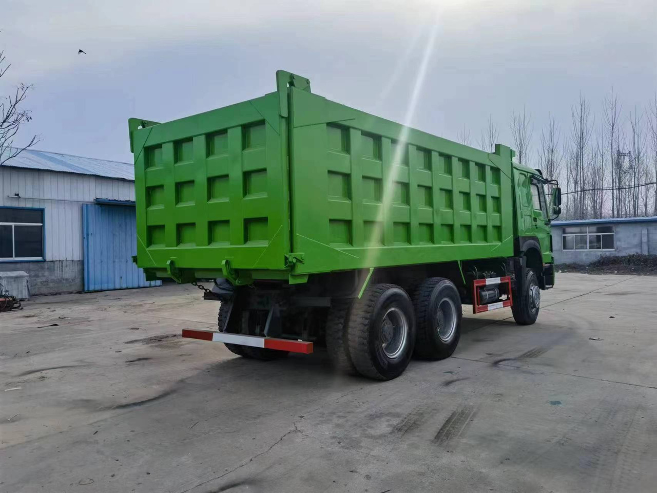 SINOTRUK HOWO DUMP TRUCK - Sklápač: obrázok 3 SINOTRUK HOWO DUMP TRUCK - Sklápač: obrázok 3