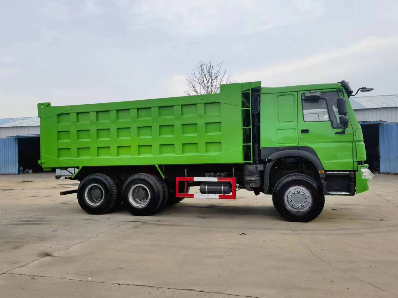 SINOTRUK HOWO DUMP TRUCK - Sklápač: obrázok 2 SINOTRUK HOWO DUMP TRUCK - Sklápač: obrázok 2