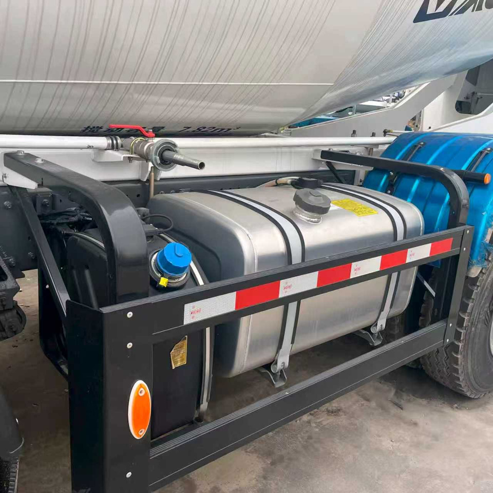 SINOTRUK TX350 Euros 5 - Domiešavač: obrázok 4 SINOTRUK TX350 Euros 5 - Domiešavač: obrázok 4