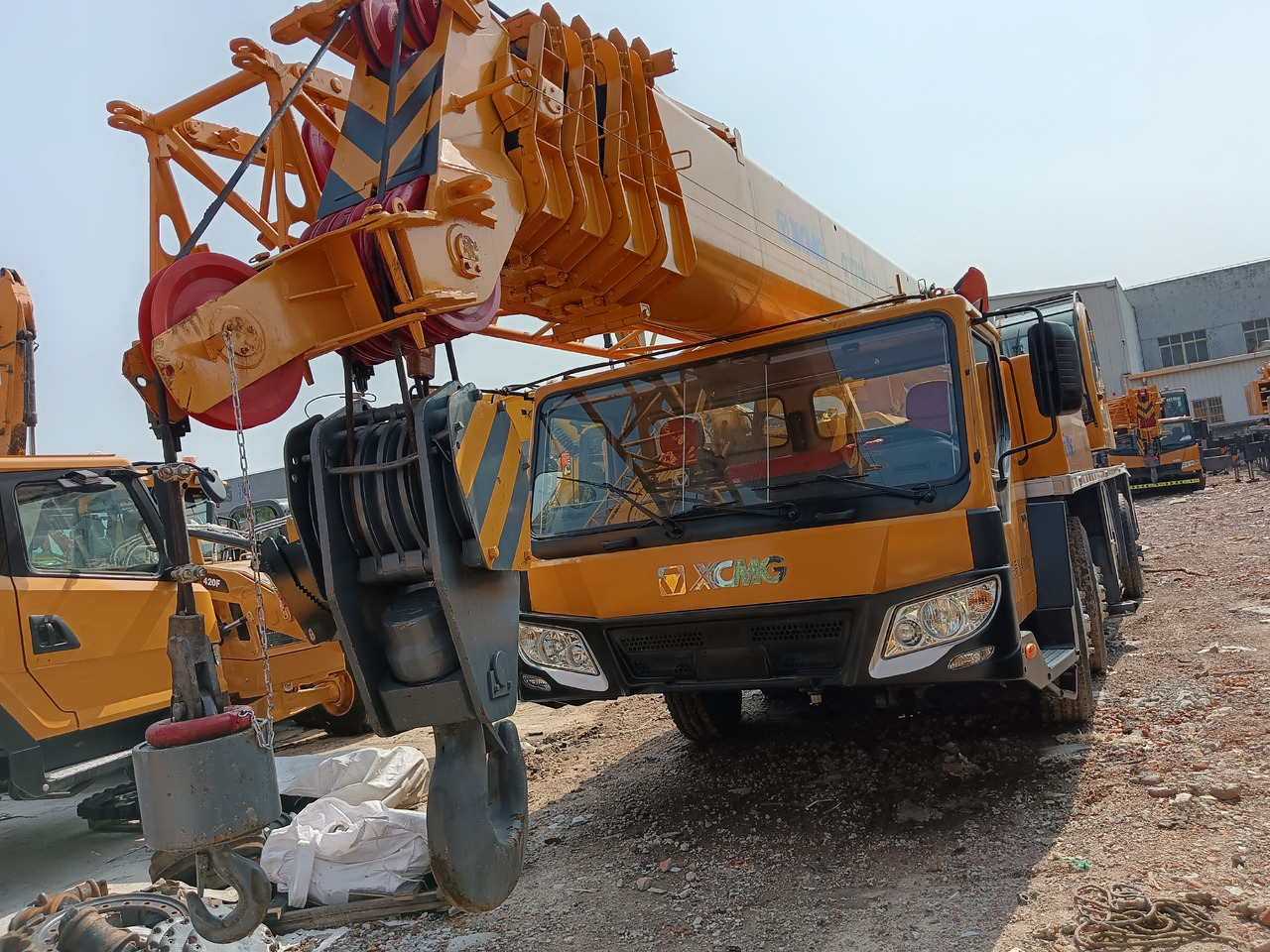 XCMG QY70K 70 TON - Autožeriav: obrázok 2 XCMG QY70K 70 TON - Autožeriav: obrázok 2