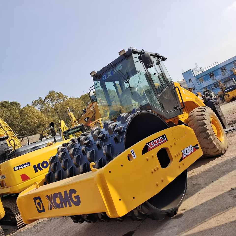 XCMG XS223J Goat Horn Vibratory Roller Compactor - Cestný valec: obrázok 5 XCMG XS223J Goat Horn Vibratory Roller Compactor - Cestný valec: obrázok 5