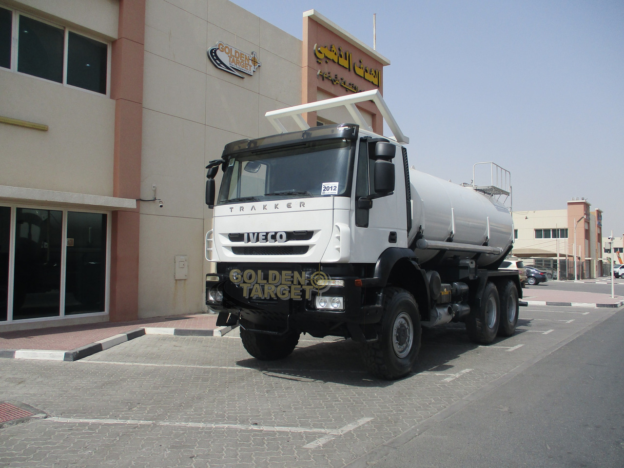 IVECO TRAKKER 380 6x6 Tanker - Cisternové vozidlo: obrázok 2 IVECO TRAKKER 380 6x6 Tanker - Cisternové vozidlo: obrázok 2