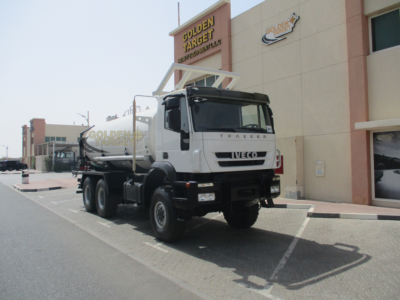IVECO TRAKKER 380 6x6 Tanker - Cisternové vozidlo: obrázok 1 IVECO TRAKKER 380 6x6 Tanker - Cisternové vozidlo: obrázok 1