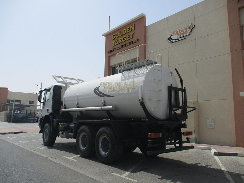 Iveco TRAKKER 380 - Cisternové vozidlo: obrázok 4 Iveco TRAKKER 380 - Cisternové vozidlo: obrázok 4