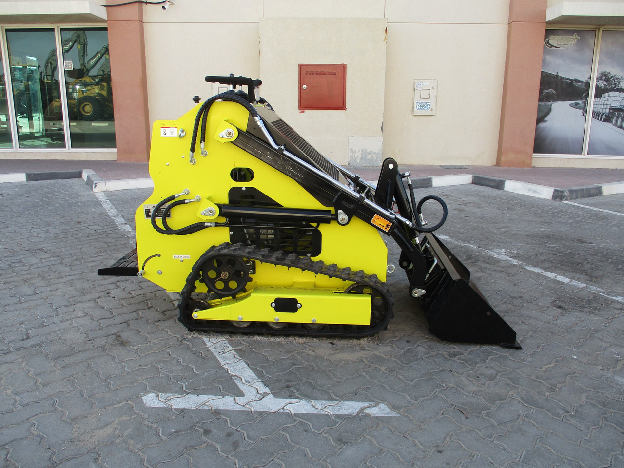MACHPRO MPS330 Mini Skid Steer - Šmykom riadený nakladač: obrázok 5 MACHPRO MPS330 Mini Skid Steer - Šmykom riadený nakladač: obrázok 5