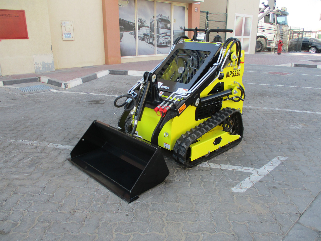 MACHPRO MPS330 Mini Skid Steer - Šmykom riadený nakladač: obrázok 2 MACHPRO MPS330 Mini Skid Steer - Šmykom riadený nakladač: obrázok 2