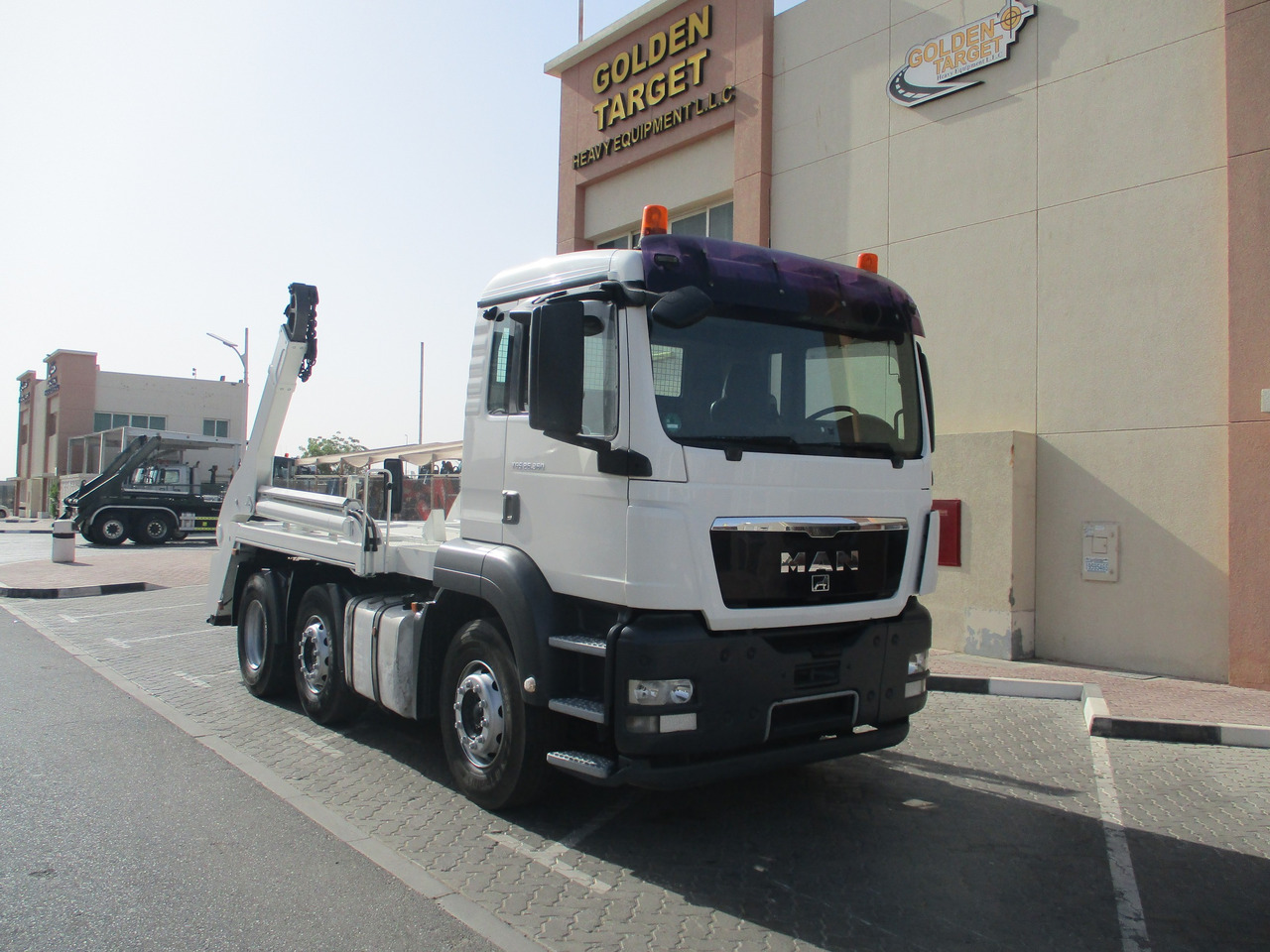MAN TGS 26.360 6x2 Skip Loader - Ramenový nosič kontajnerov: obrázok 1 MAN TGS 26.360 6x2 Skip Loader - Ramenový nosič kontajnerov: obrázok 1