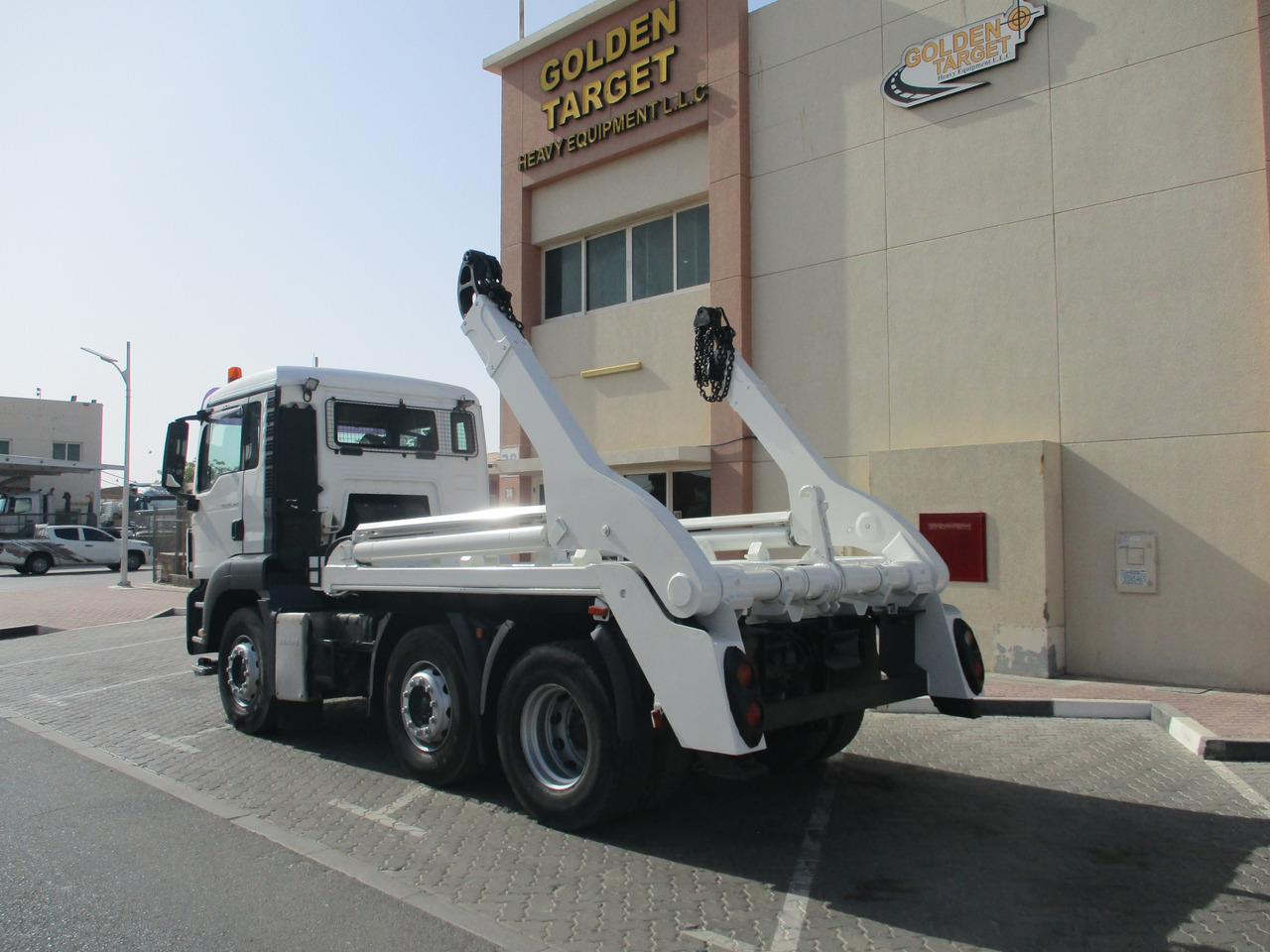 MAN TGS 26.360 6x2 Skip Loader - Ramenový nosič kontajnerov: obrázok 4 MAN TGS 26.360 6x2 Skip Loader - Ramenový nosič kontajnerov: obrázok 4