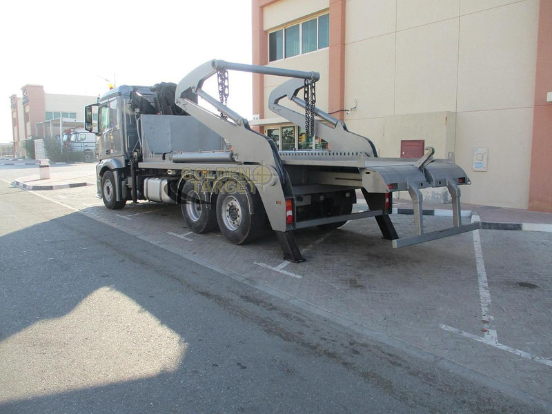 Mercedes-Benz 2642 6×2 Double Skip Loader with HIAB Crane - Nakladač: obrázok 5 Mercedes-Benz 2642 6×2 Double Skip Loader with HIAB Crane - Nakladač: obrázok 5
