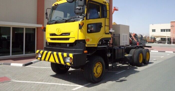 Nissan UD CZ4YL 6x6 Chassis Truck - Podvozek s kabinou: obrázok 1 Nissan UD CZ4YL 6x6 Chassis Truck - Podvozek s kabinou: obrázok 1