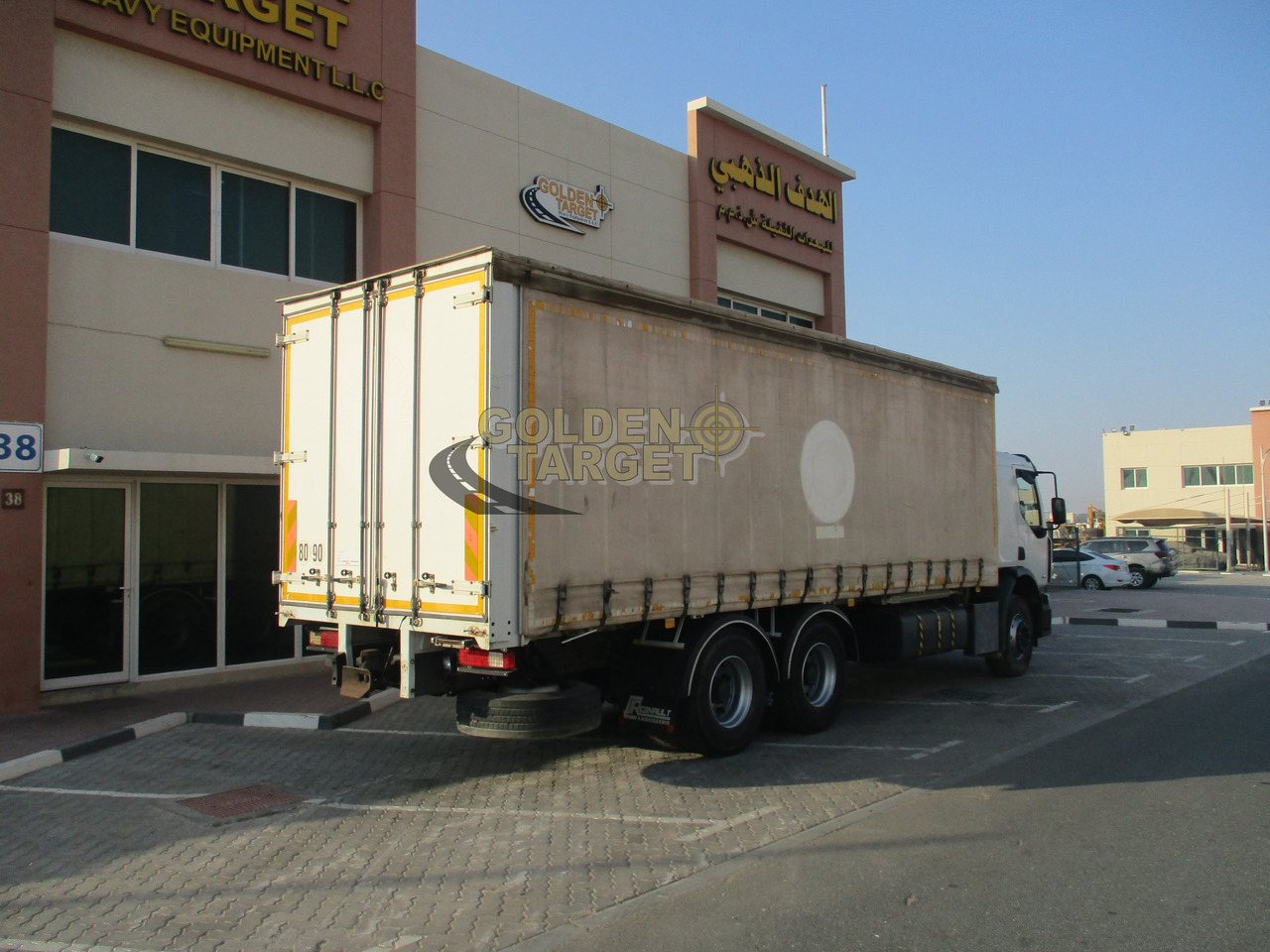 Renault KERAX 380 Curtainsider Truck - Plachtové nákladné vozidlo: obrázok 3 Renault KERAX 380 Curtainsider Truck - Plachtové nákladné vozidlo: obrázok 3