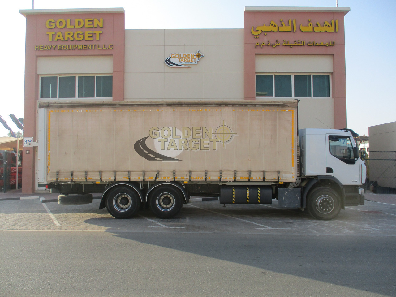 Renault KERAX 380 Curtainsider Truck - Plachtové nákladné vozidlo: obrázok 5 Renault KERAX 380 Curtainsider Truck - Plachtové nákladné vozidlo: obrázok 5
