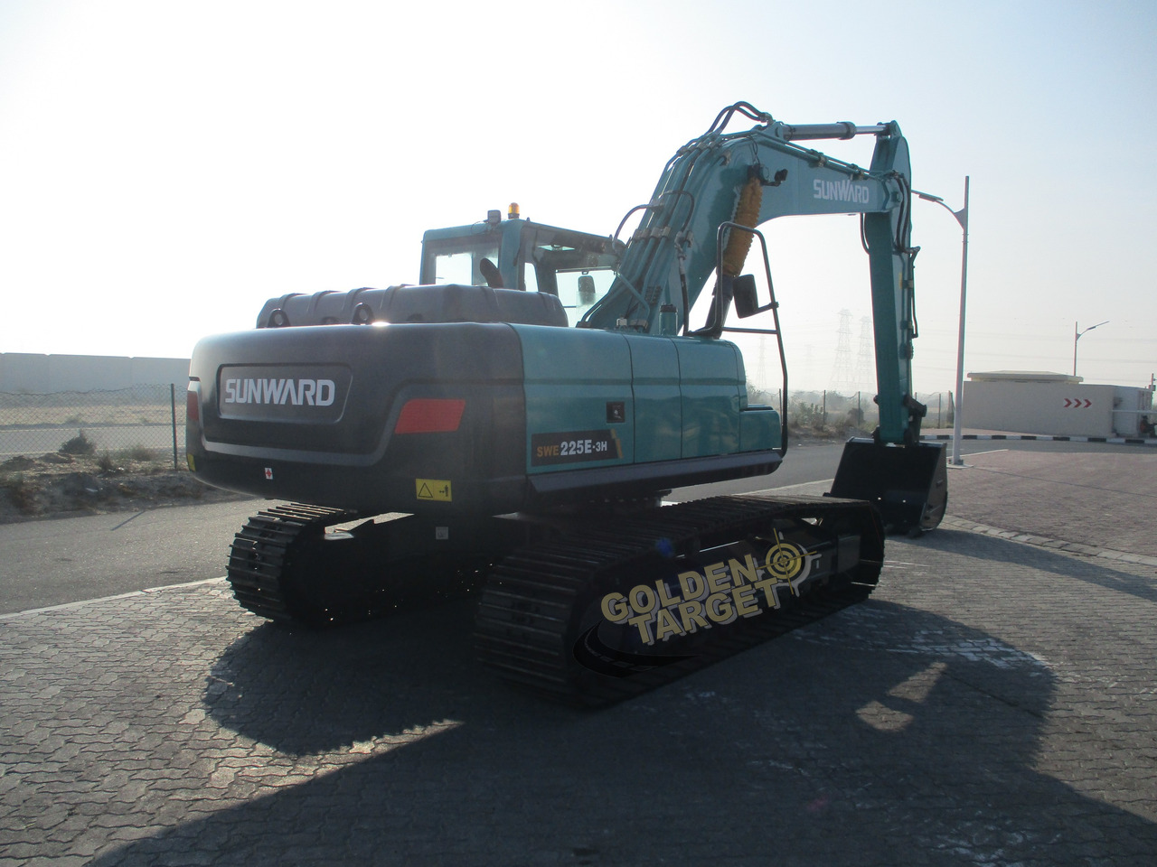 SUNWARD SWE225E-3H Hydraulic Excavator - Pásové rýpadlo: obrázok 3 SUNWARD SWE225E-3H Hydraulic Excavator - Pásové rýpadlo: obrázok 3