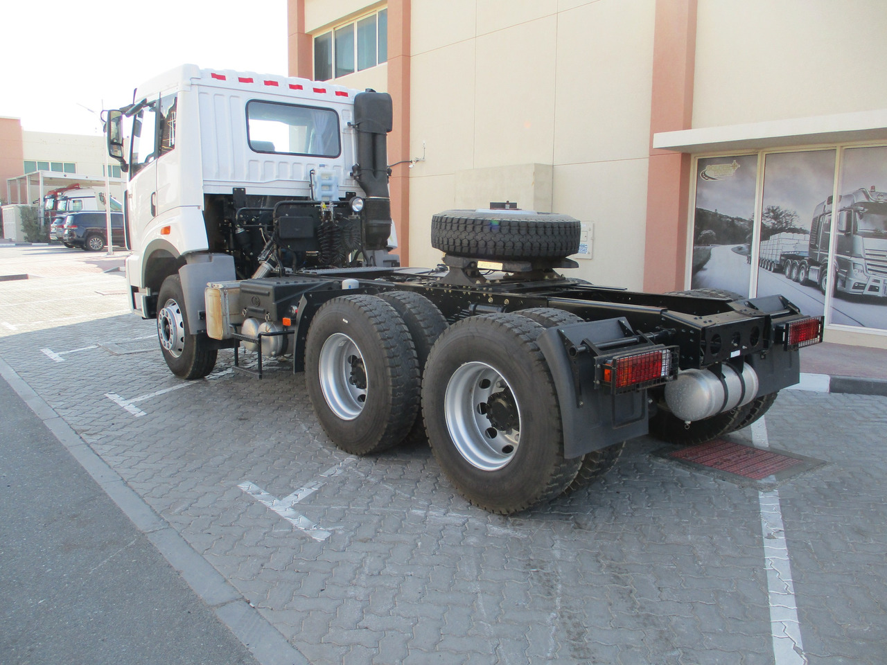 FAW 4181P2K15 6x4 Head Truck - Ťahač: obrázok 4 FAW 4181P2K15 6x4 Head Truck - Ťahač: obrázok 4