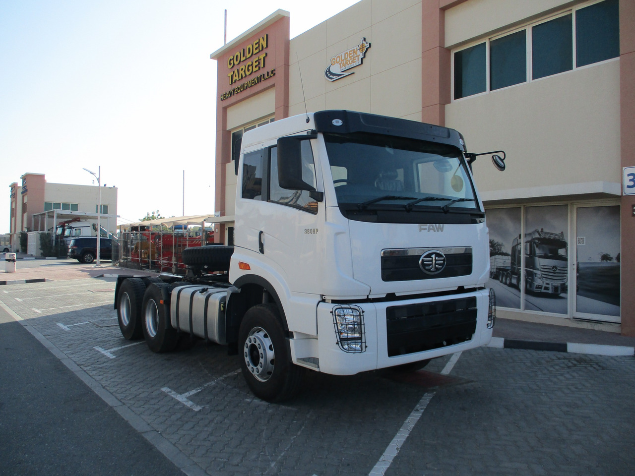 FAW 4181P2K15 6x4 Head Truck - Ťahač: obrázok 1 FAW 4181P2K15 6x4 Head Truck - Ťahač: obrázok 1
