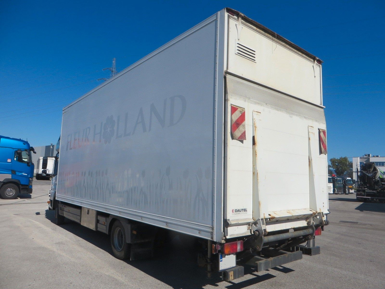 Mercedes-Benz Atego 1024 Box body with tail lift - Skříňový nákladní auto: obrázok 4 Mercedes-Benz Atego 1024 Box body with tail lift - Skříňový nákladní auto: obrázok 4