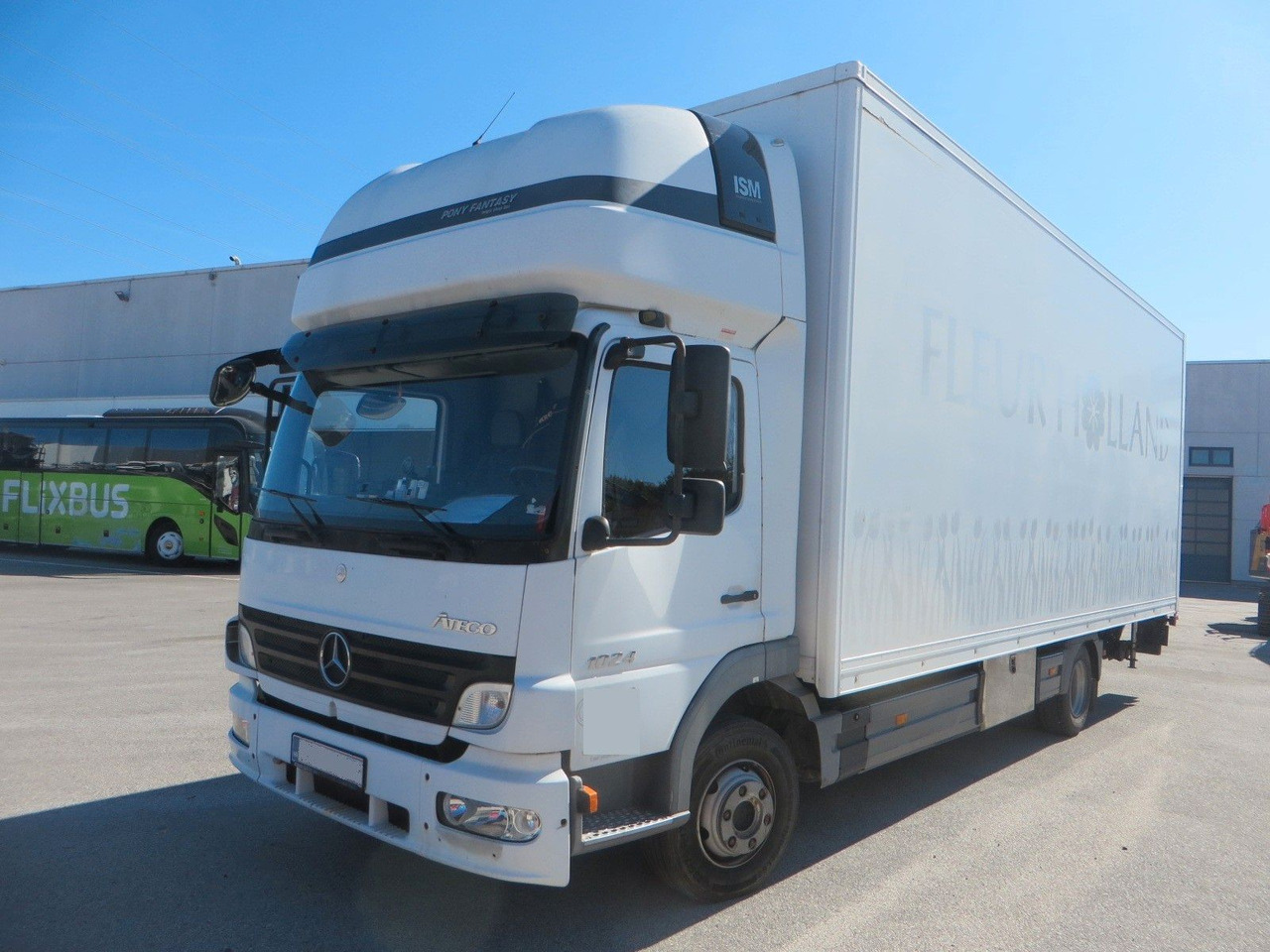 Mercedes-Benz Atego 1024 Box body with tail lift - Skříňový nákladní auto: obrázok 1 Mercedes-Benz Atego 1024 Box body with tail lift - Skříňový nákladní auto: obrázok 1