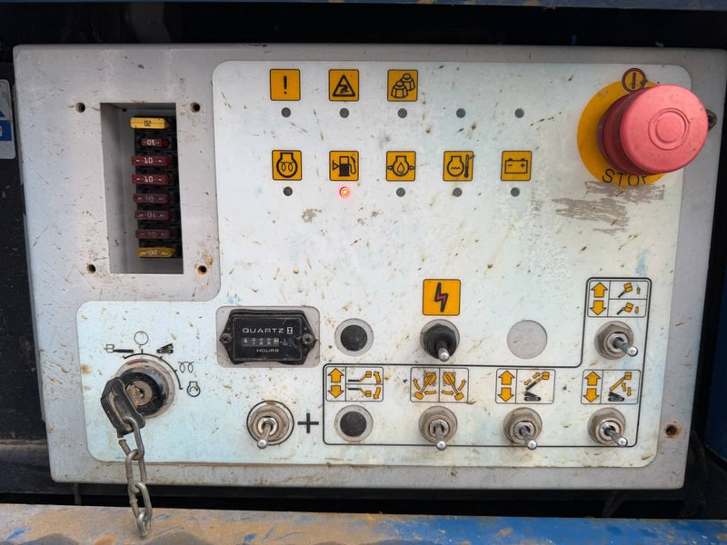 Aichi SR 12 B - Teleskopická plošina: obrázok 5 Aichi SR 12 B - Teleskopická plošina: obrázok 5