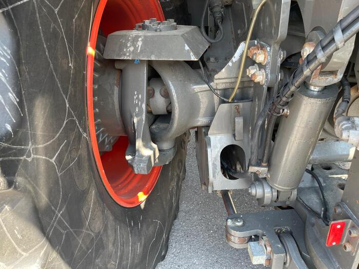 Claas Xerion 4000 - Traktor: obrázok 2 Claas Xerion 4000 - Traktor: obrázok 2