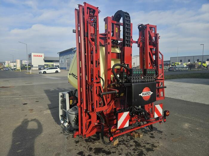 Hardi MEGA 1200 - Postrekovač za traktor: obrázok 4 Hardi MEGA 1200 - Postrekovač za traktor: obrázok 4