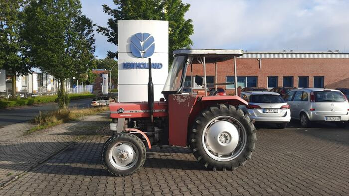 Massey Ferguson 133 - Traktor: obrázok 1 Massey Ferguson 133 - Traktor: obrázok 1