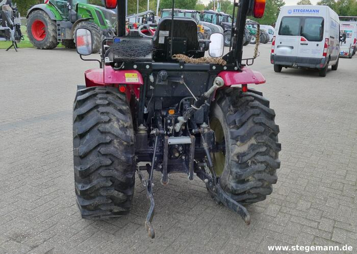Yanmar YT235 R - Traktor: obrázok 4 Yanmar YT235 R - Traktor: obrázok 4