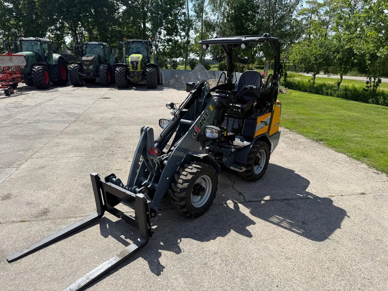 Leasing Giant 2300 HD NIEUW Shovel! Giant Kubota Giant 2300 HD NIEUW Shovel! Giant Kubota: obrázok 6