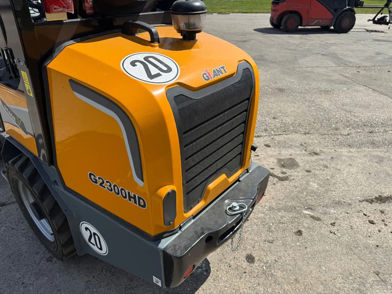 Leasing Giant 2300 HD NIEUW Shovel! Giant Kubota Giant 2300 HD NIEUW Shovel! Giant Kubota: obrázok 8