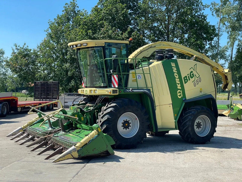 Krone Big X 650 V8 Hakselaar Claas John deere New holland - Samohybná rezačka: obrázok 3 Krone Big X 650 V8 Hakselaar Claas John deere New holland - Samohybná rezačka: obrázok 3