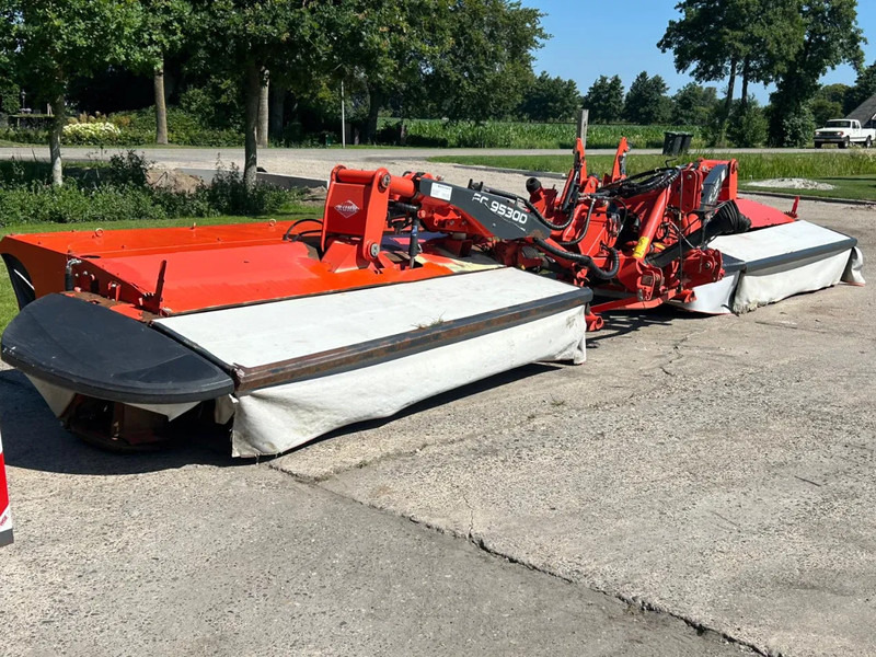 Kuhn FC 9530 D Lift control Kneuzer triple maaier - Kosačka: obrázok 1 Kuhn FC 9530 D Lift control Kneuzer triple maaier - Kosačka: obrázok 1