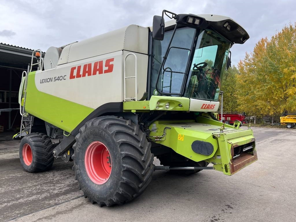 Claas Lexion 540 C - Obilný kombajn: obrázok 1 Claas Lexion 540 C - Obilný kombajn: obrázok 1