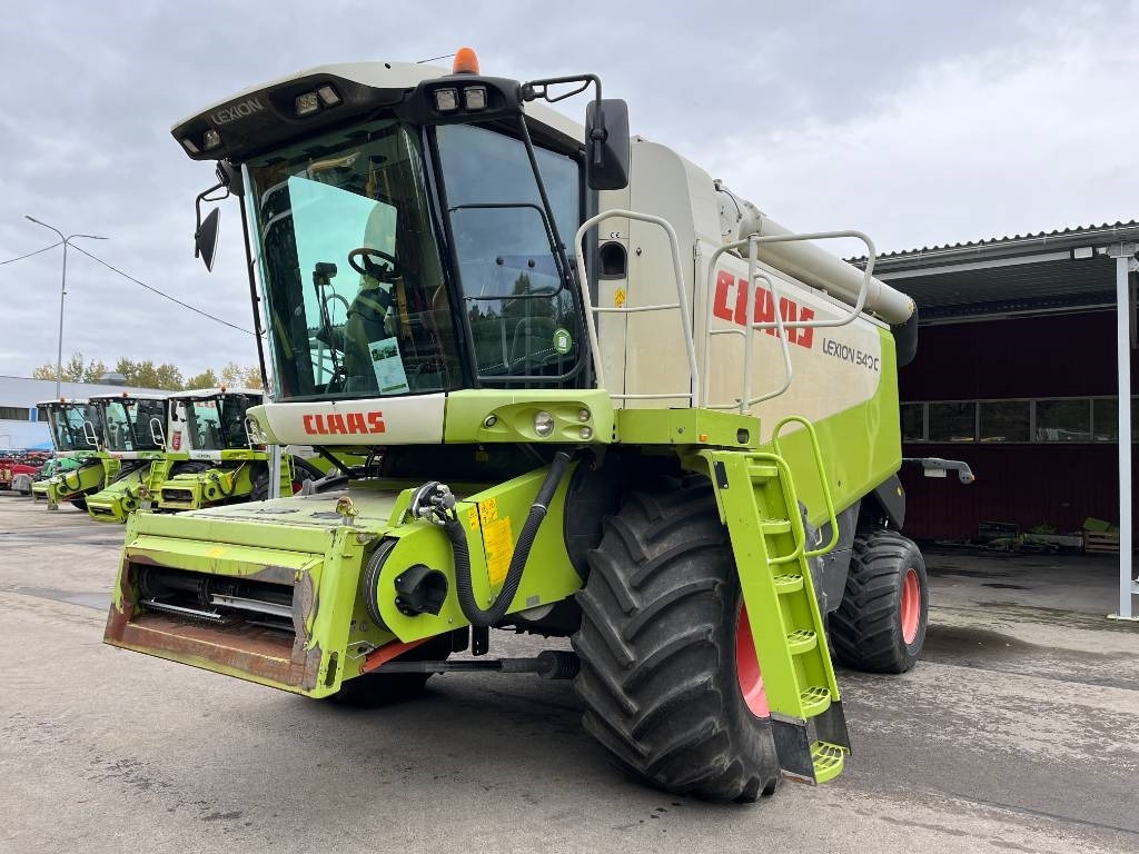 Claas Lexion 540 C - Obilný kombajn: obrázok 3 Claas Lexion 540 C - Obilný kombajn: obrázok 3