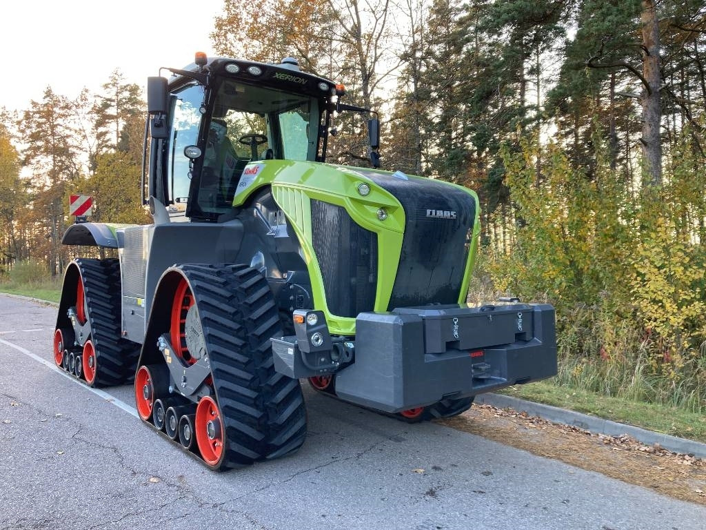 Claas Xerion 5000 Trac TS - Traktor: obrázok 4 Claas Xerion 5000 Trac TS - Traktor: obrázok 4