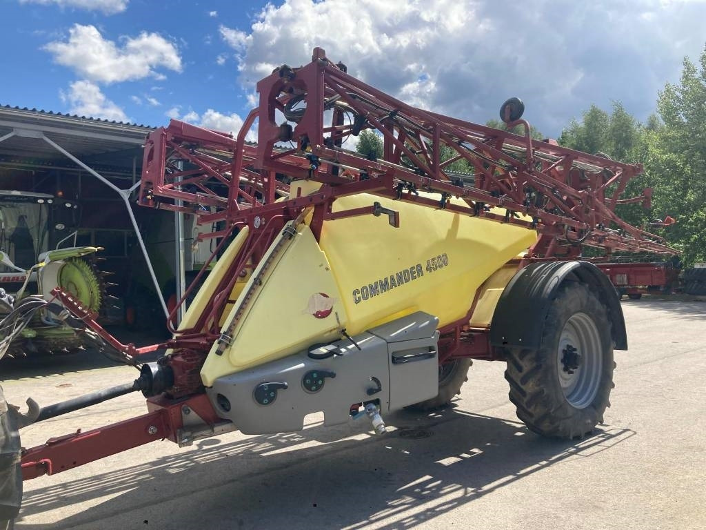 Hardi COMMANDERr 4500 - Ťahaný postrekovač: obrázok 1 Hardi COMMANDERr 4500 - Ťahaný postrekovač: obrázok 1