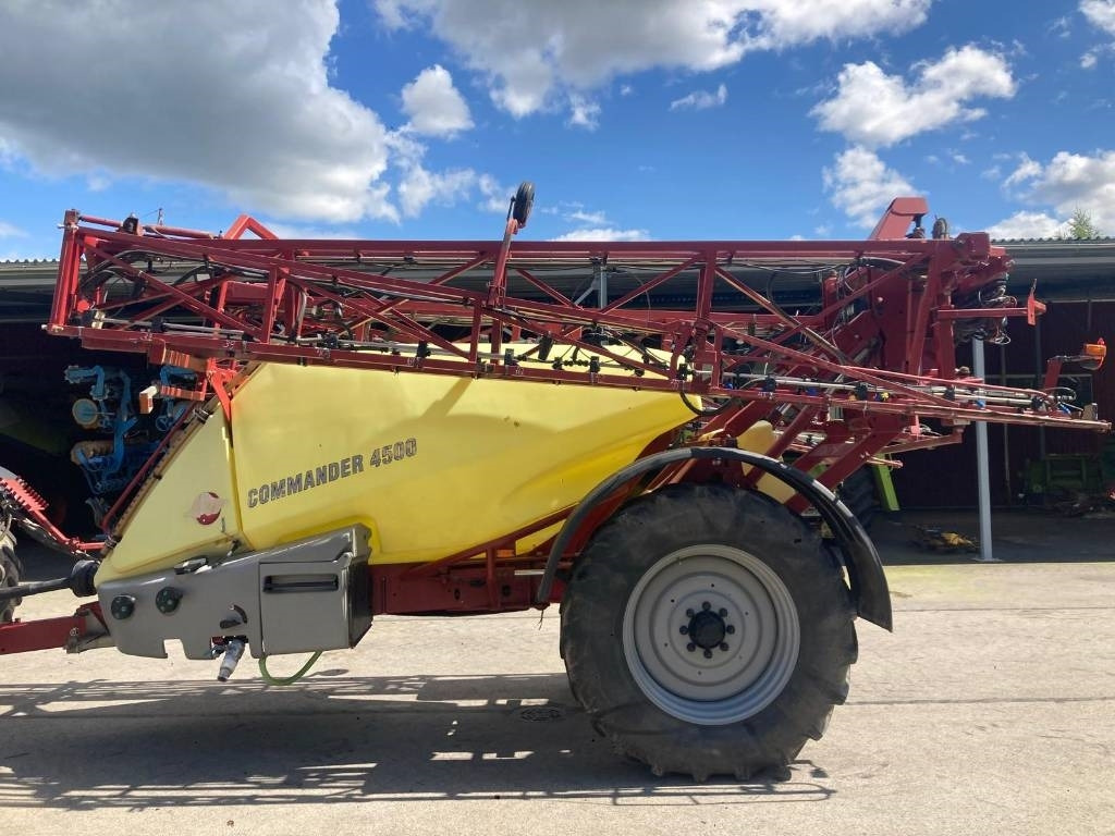 Hardi COMMANDERr 4500 - Ťahaný postrekovač: obrázok 2 Hardi COMMANDERr 4500 - Ťahaný postrekovač: obrázok 2